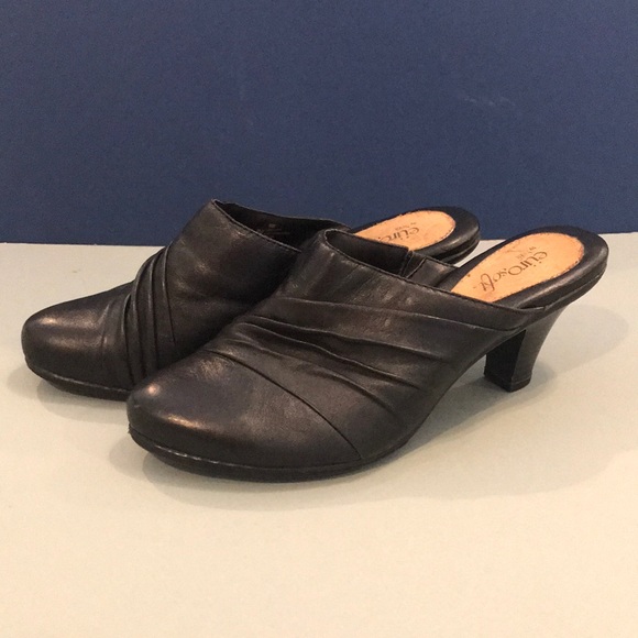 Eurosoft Black Clogs - Picture 2 of 4